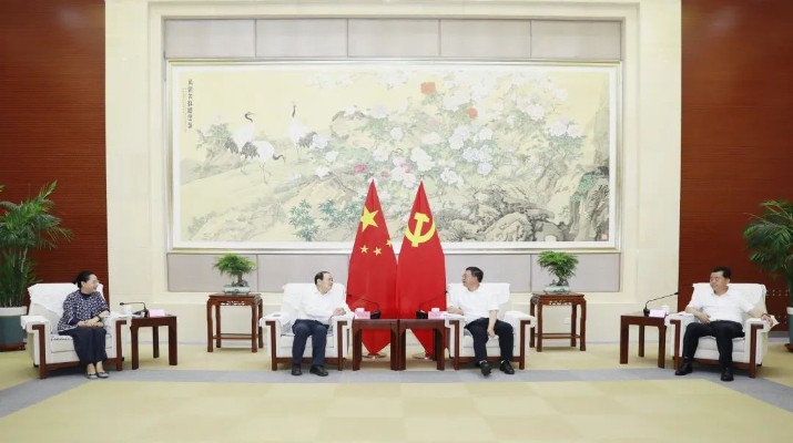集團(tuán)黨委書記、董事長石培文一行拜訪定西市委市政府主要領(lǐng)導(dǎo)